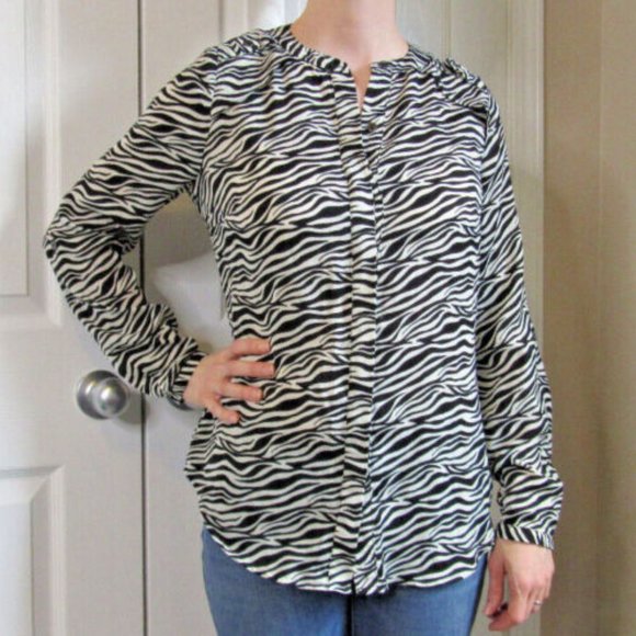 Black White Blouse Tiger Stripes, BCBGMAXAZRI, Button Long Sleeve Office Size S - Picture 1 of 15